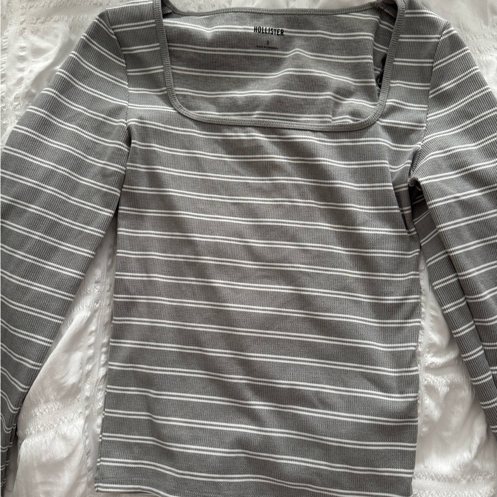 Hollister Women's Long Sleeve Gray Striped Tee